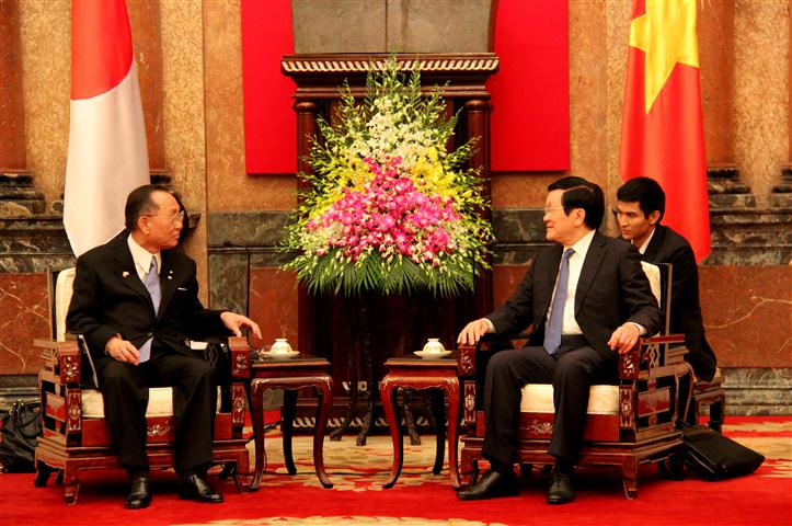 ປະທານປະເທດເຈືອງເຕີນຊາງຕ້ອນຮັບປະທານສະພາສູງຍີ່ປຸ່ນ